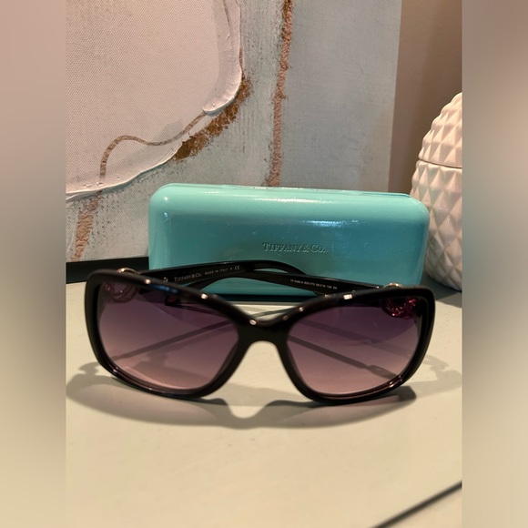 🩵SOLD🩵 Tiffany & Co. Sunglasses - Picture 3 of 8